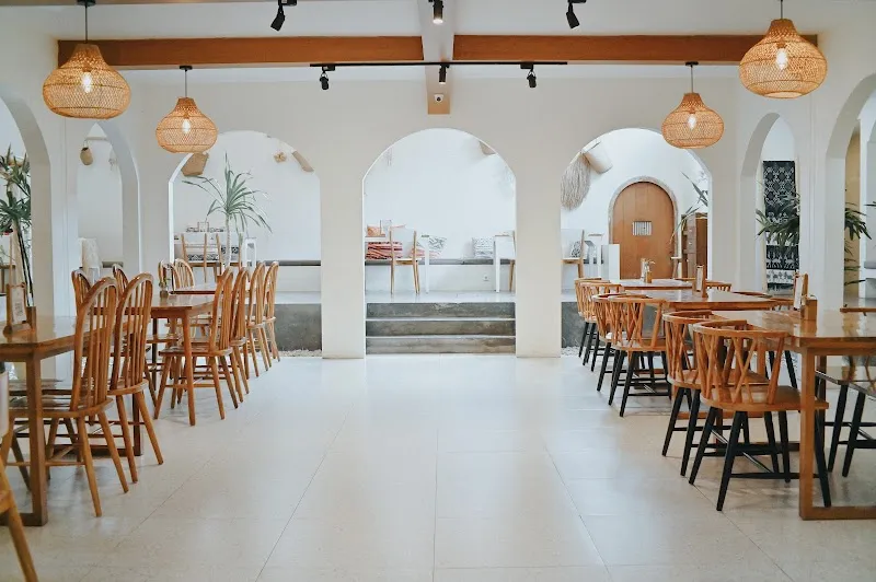 Kalluna Cafe & Restaurant