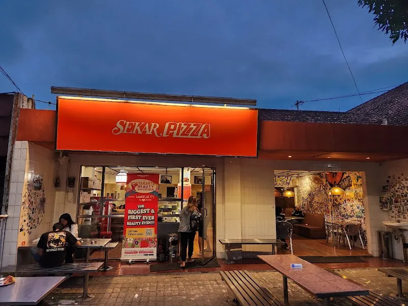 SEKAR PIZZA TIRTODIPURAN